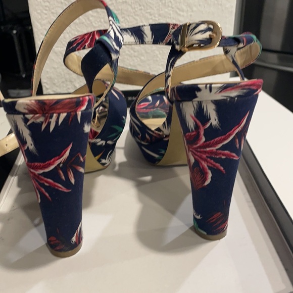 Colorful platforms - Picture 2 of 6